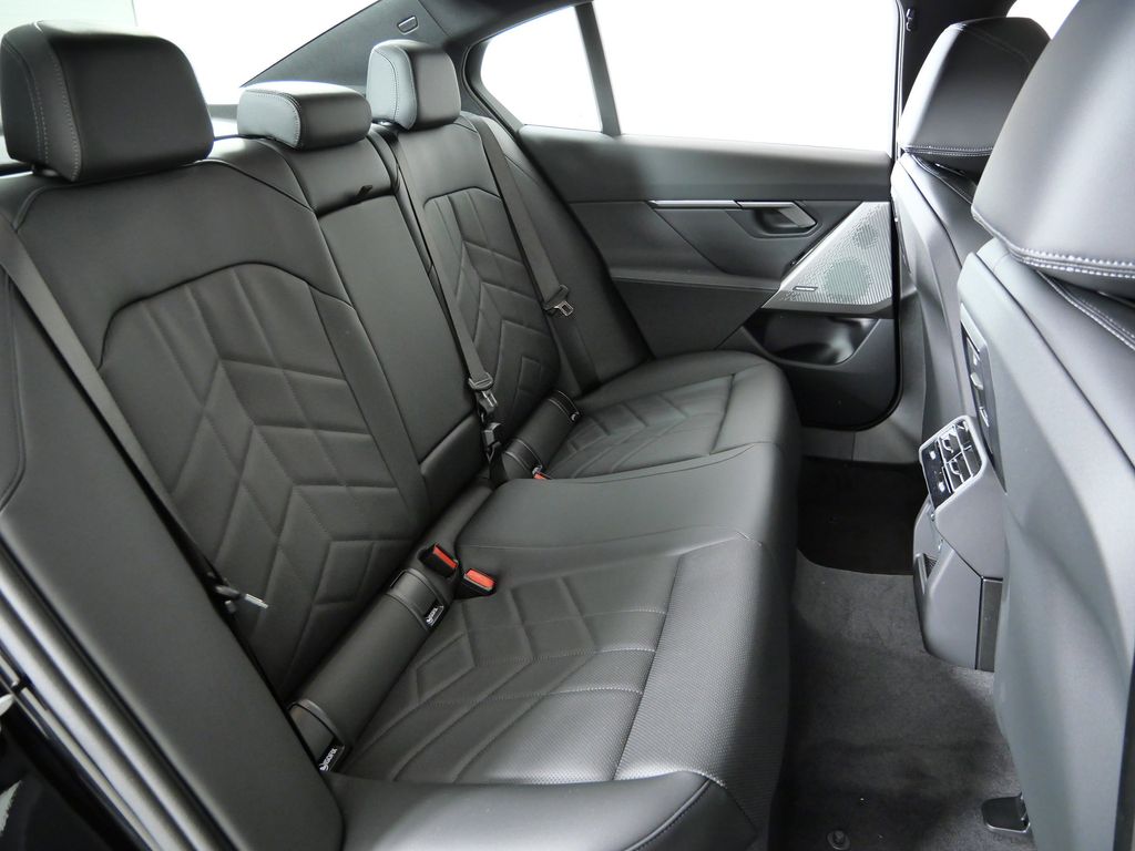 Thumbnail: 2026 BMW 5 Series - 25