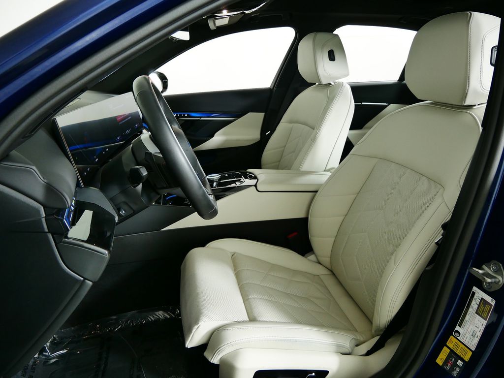 Thumbnail: 2024 BMW i5 - 36