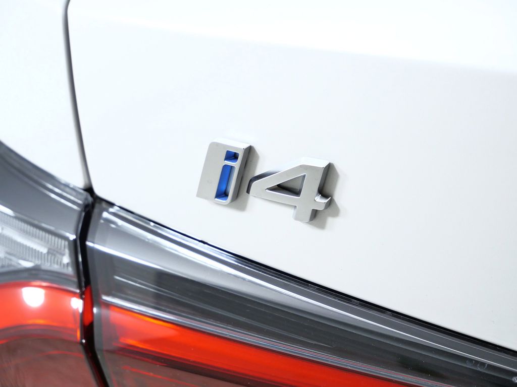 Thumbnail: 2025 BMW i4 - 13