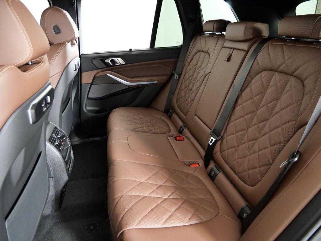 Thumbnail: 2026 BMW X5 - 35