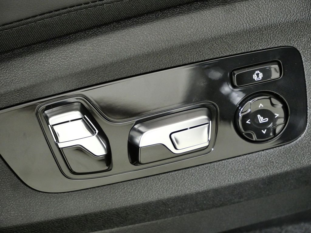 Thumbnail: 2026 BMW X5 - 22