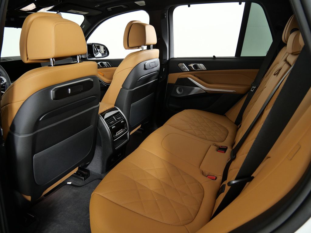 Thumbnail: 2026 BMW X5 - 32