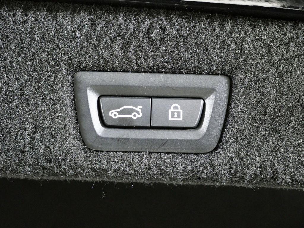 Thumbnail: 2022 BMW 7 Series - 33