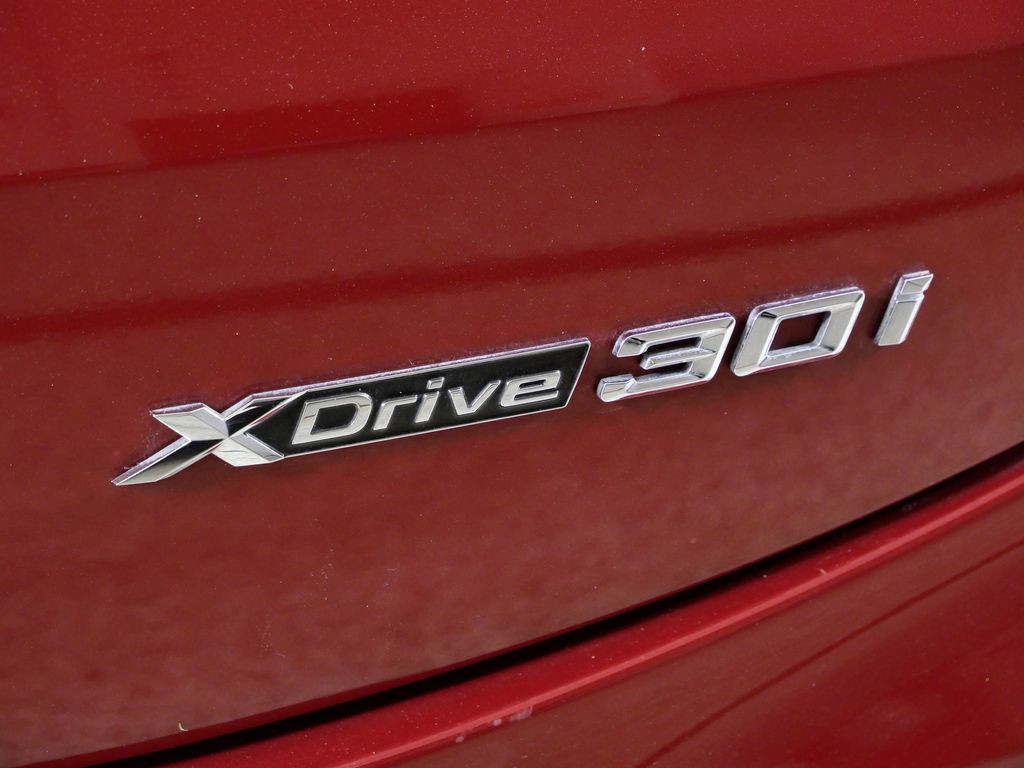 Thumbnail: 2021 BMW X4 - 13