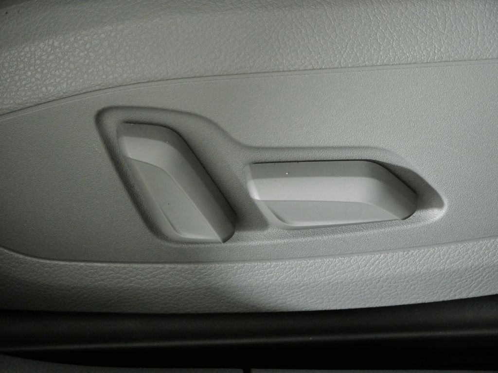 Thumbnail: 2018 Audi A4 - 23