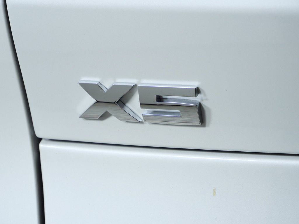 Thumbnail: 2026 BMW X5 - 12