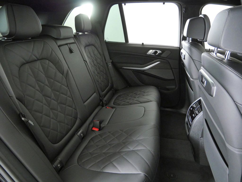 Thumbnail: 2026 BMW X5 - 27