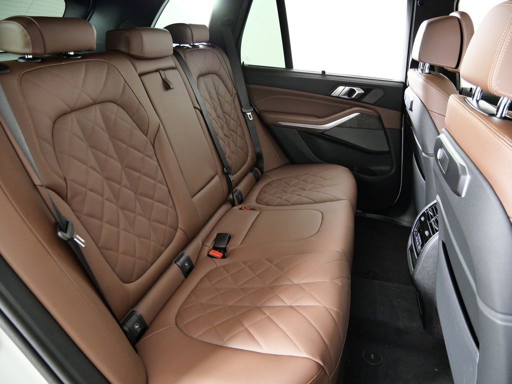 Thumbnail: 2026 BMW X5 - 29