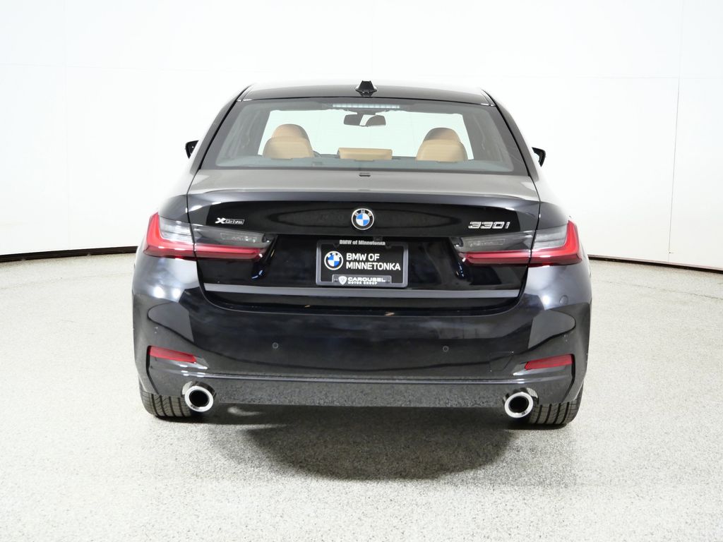 Thumbnail: 2026 BMW 3 Series - 10