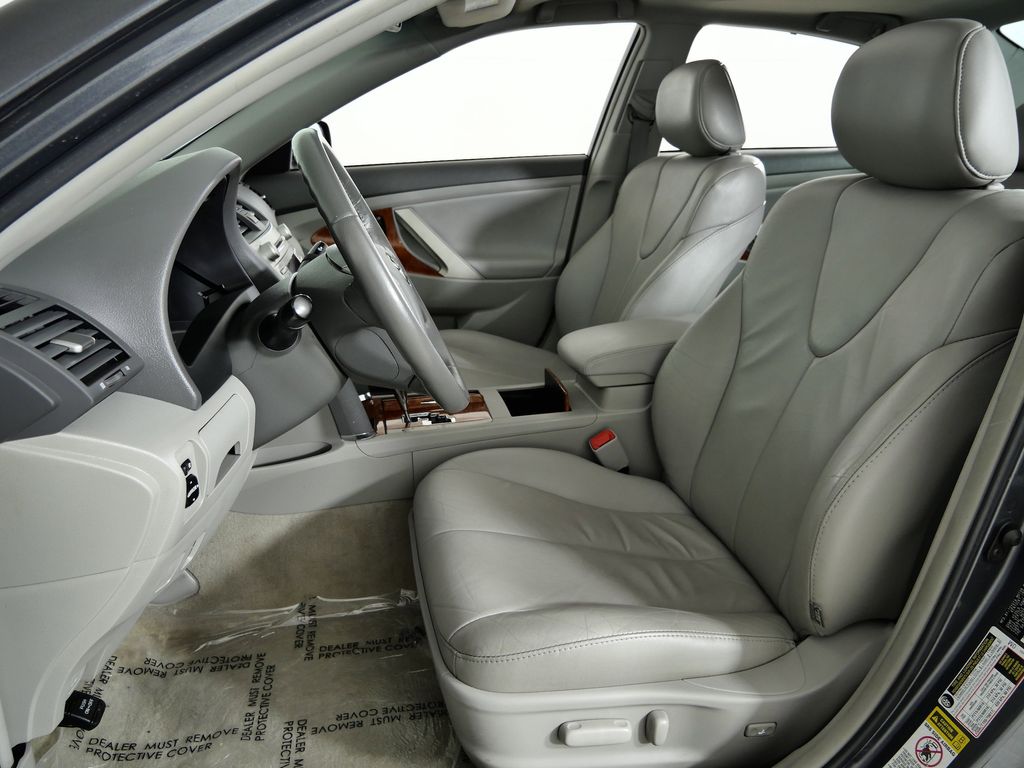 Thumbnail: 2011 Toyota Camry - 33