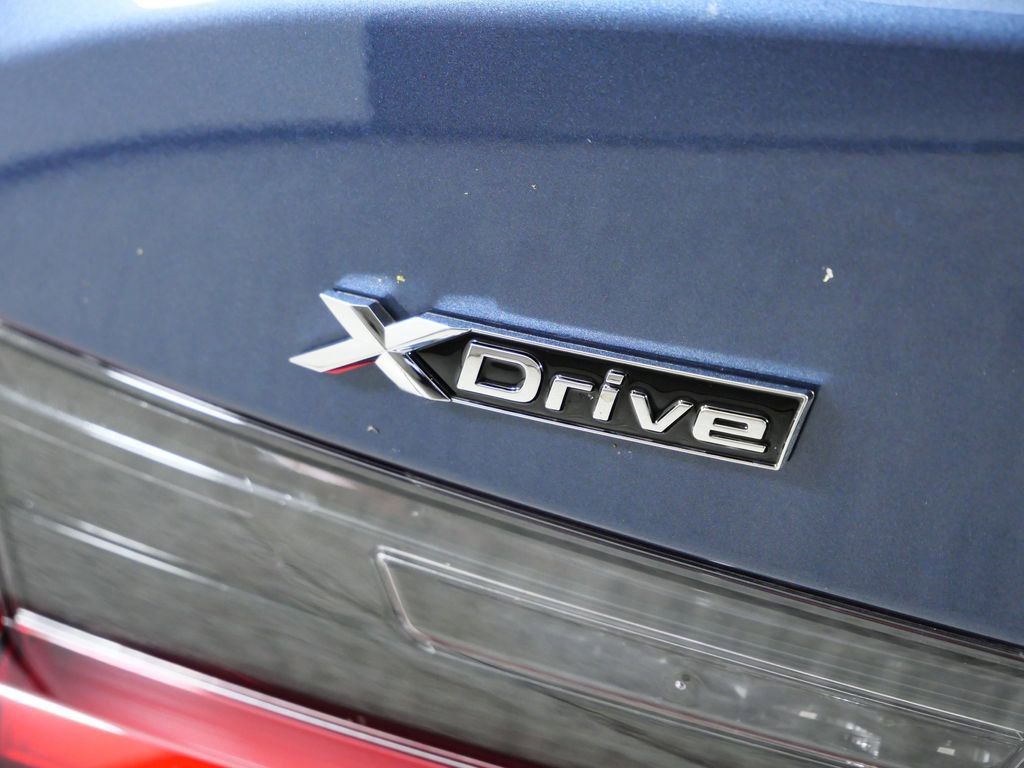 Thumbnail: 2026 BMW 3 Series - 15