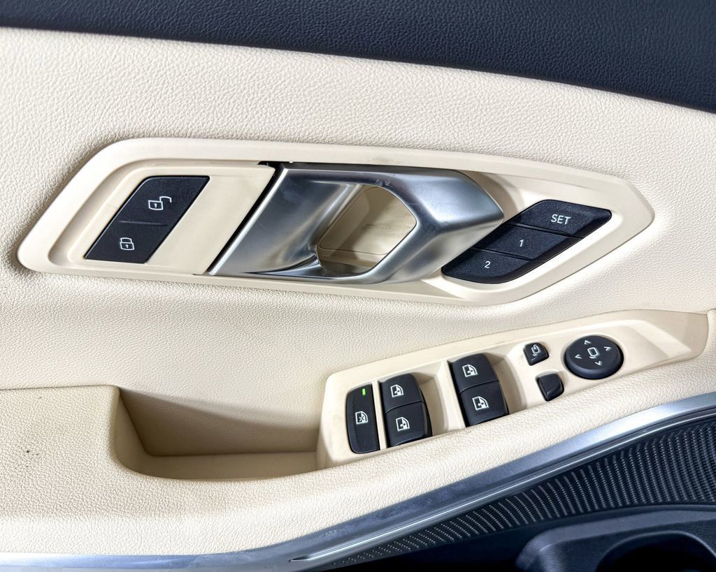 Thumbnail: 2025 BMW 3 Series - 35