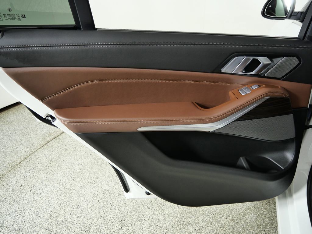 Thumbnail: 2026 BMW X7 - 35