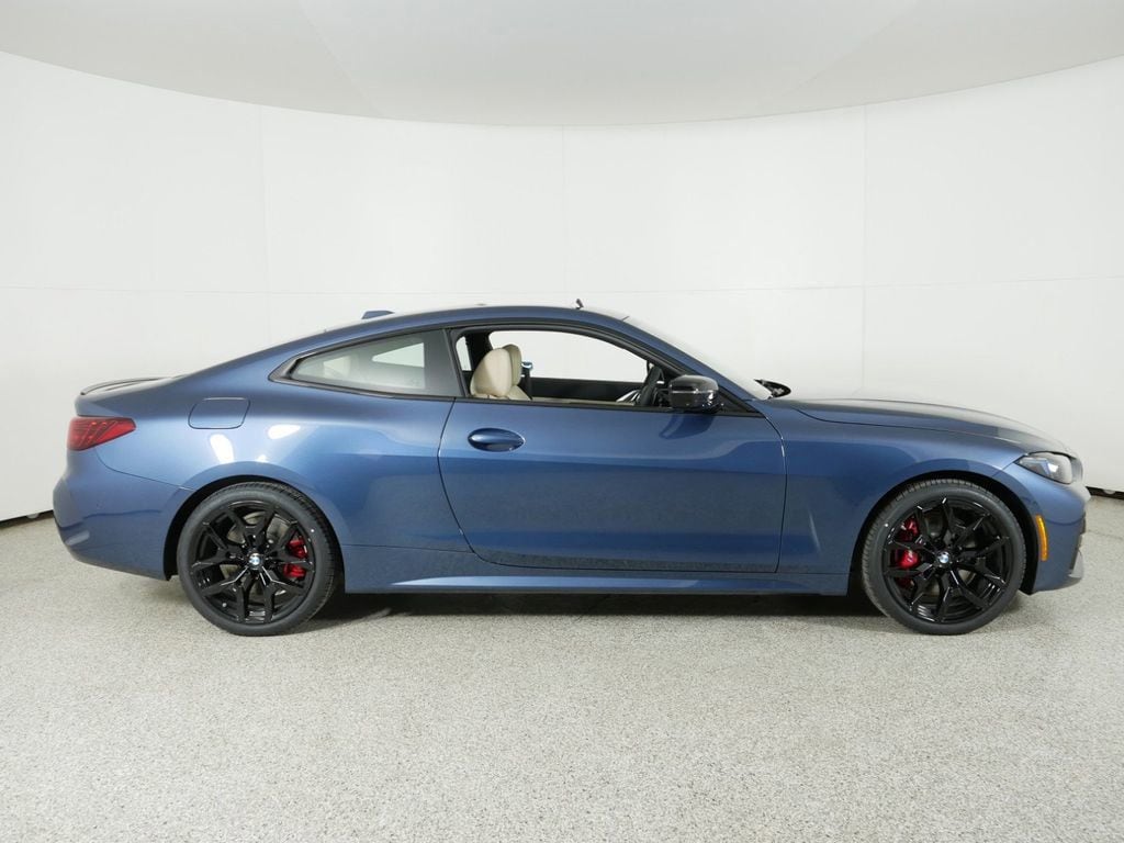 Thumbnail: 2025 BMW 4 Series - 9