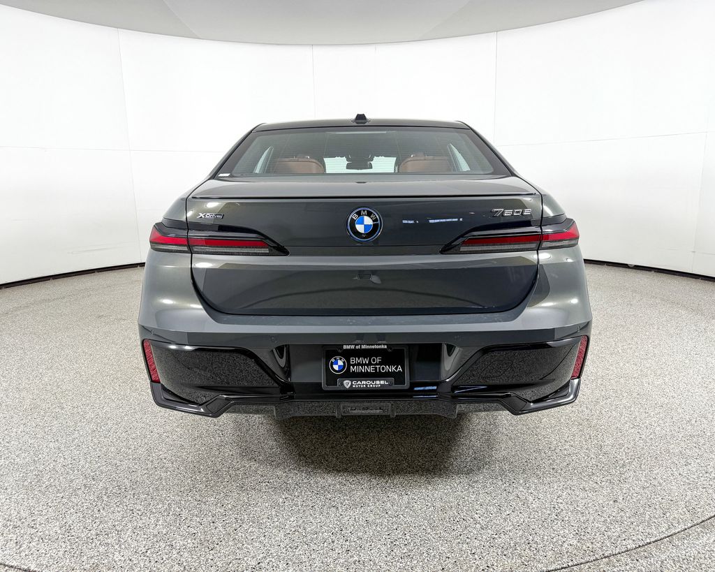 Thumbnail: 2025 BMW 7 Series - 12