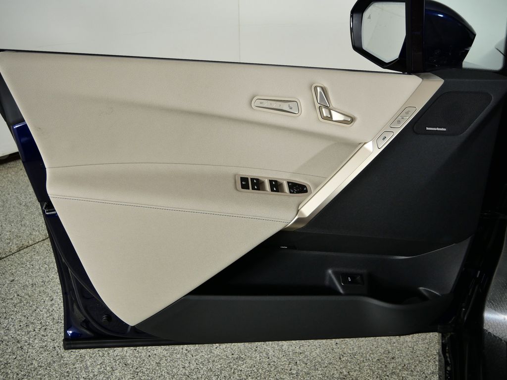 Thumbnail: 2026 BMW iX - 32