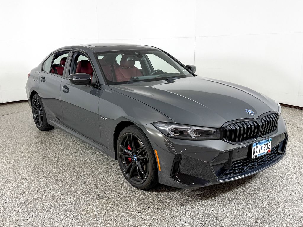 Thumbnail: 2023 BMW 3 Series - 4