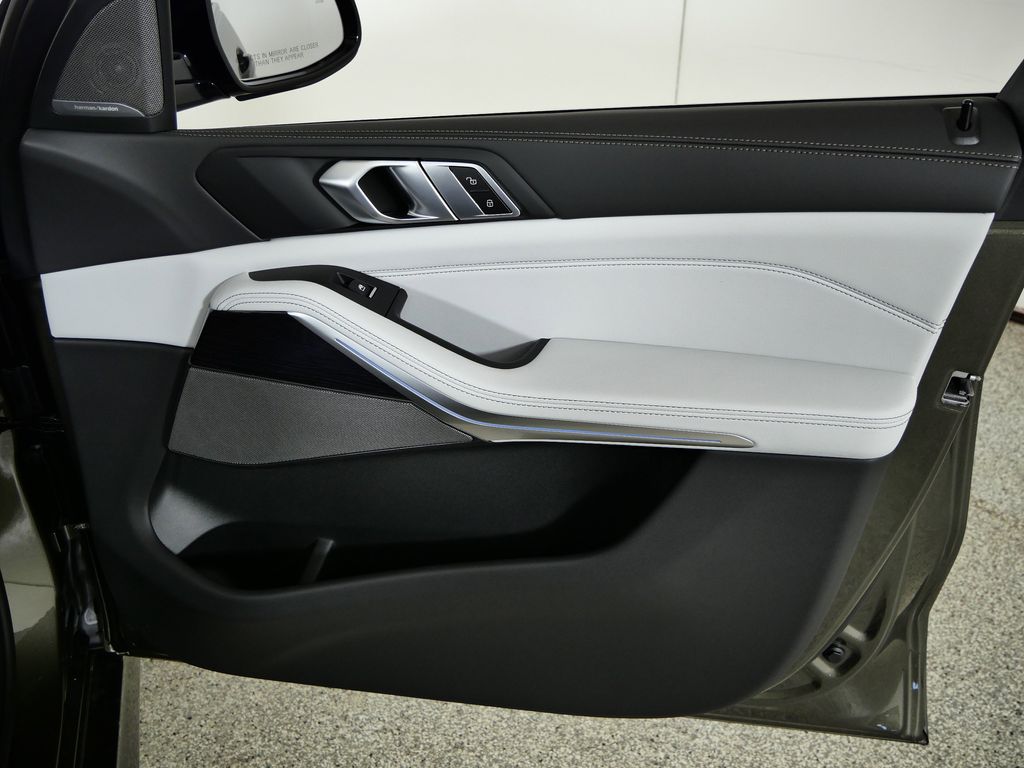 Thumbnail: 2026 BMW X5 - 19