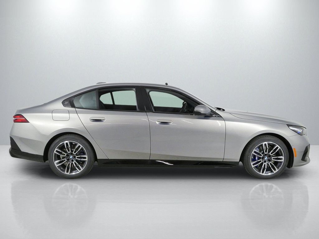 Thumbnail: 2027 BMW 5 Series - 8