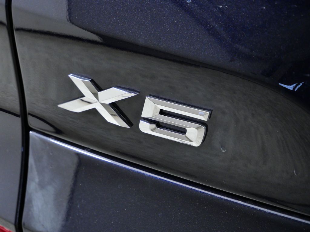 Thumbnail: 2026 BMW X5 - 13