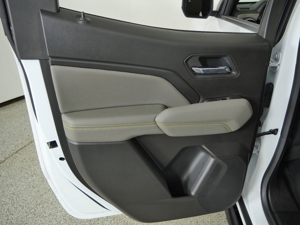 Thumbnail: 2025 Chevrolet Colorado - 28