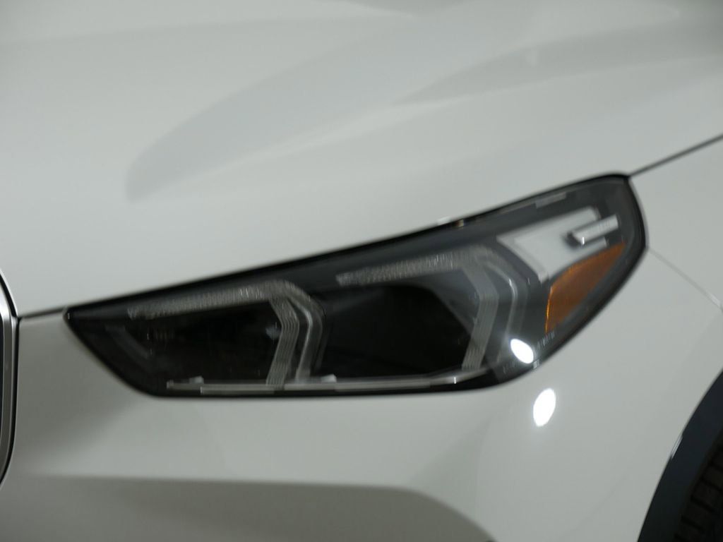 Thumbnail: 2025 BMW X1 - 18