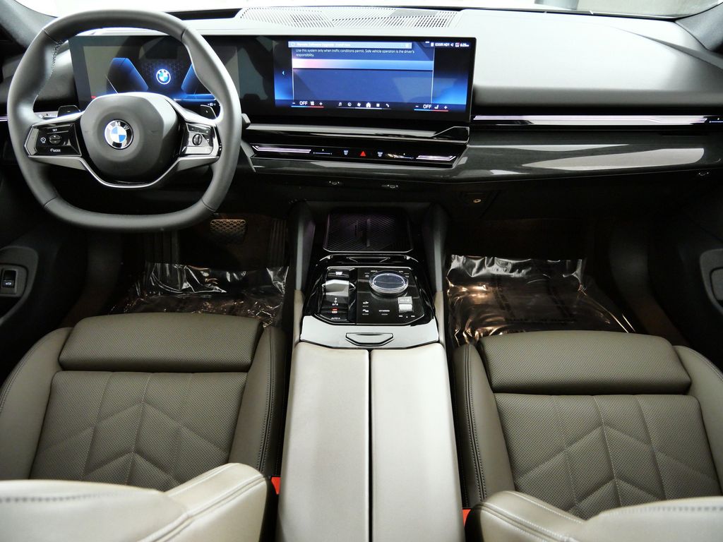 Thumbnail: 2025 BMW 5 Series - 6