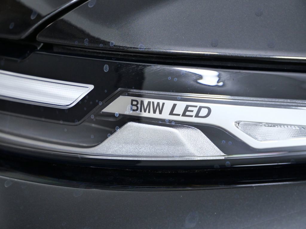 Thumbnail: 2026 BMW X7 - 6