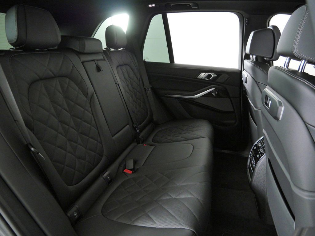 Thumbnail: 2026 BMW X5 - 27