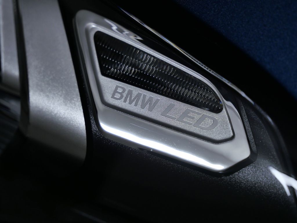 Thumbnail: 2026 BMW 3 Series - 4