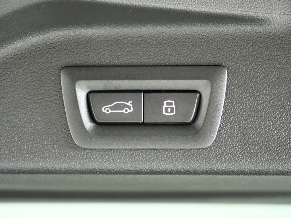 Thumbnail: 2026 BMW X5 - 30