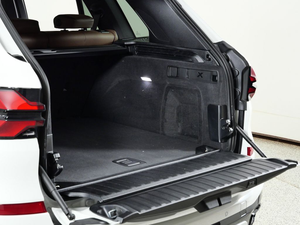 Thumbnail: 2026 BMW X5 - 29