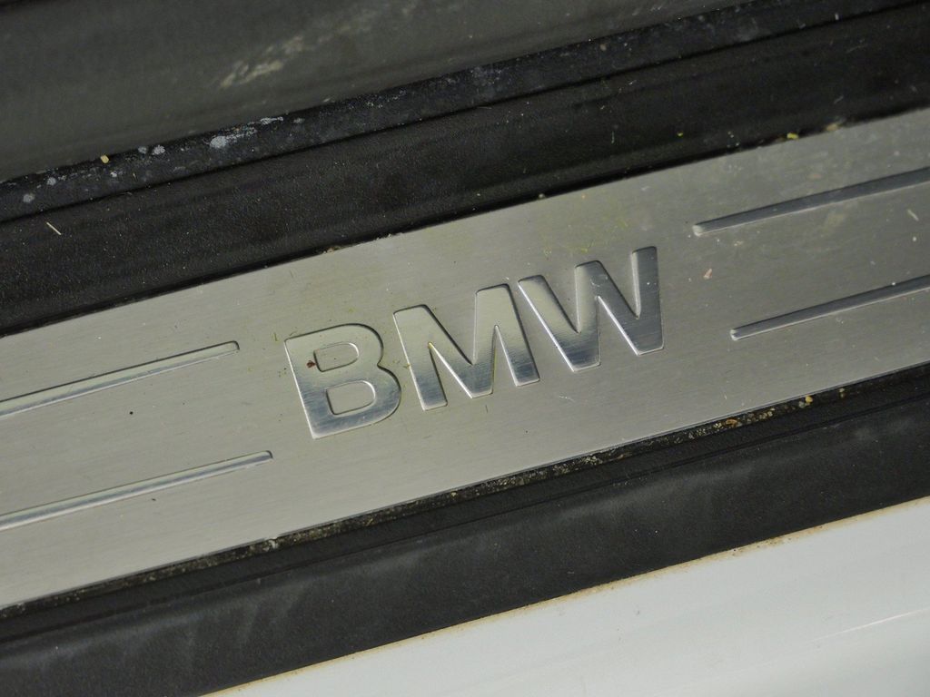 Thumbnail: 2017 BMW 3 Series - 23