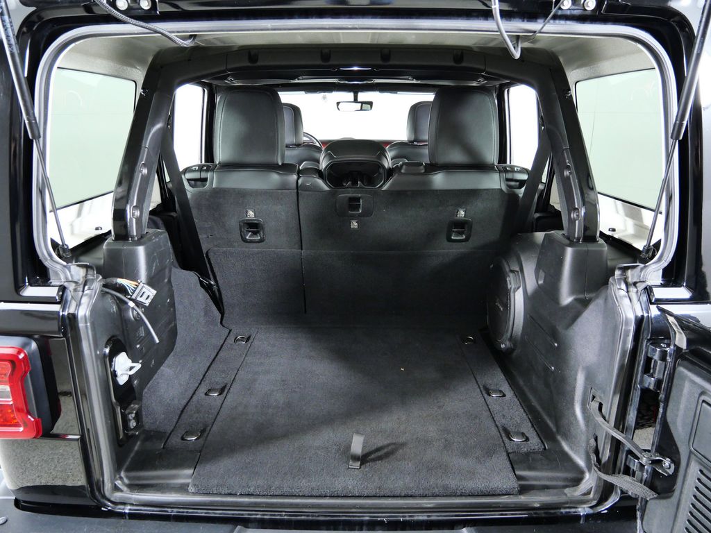 Thumbnail: 2018 Jeep Wrangler - 28