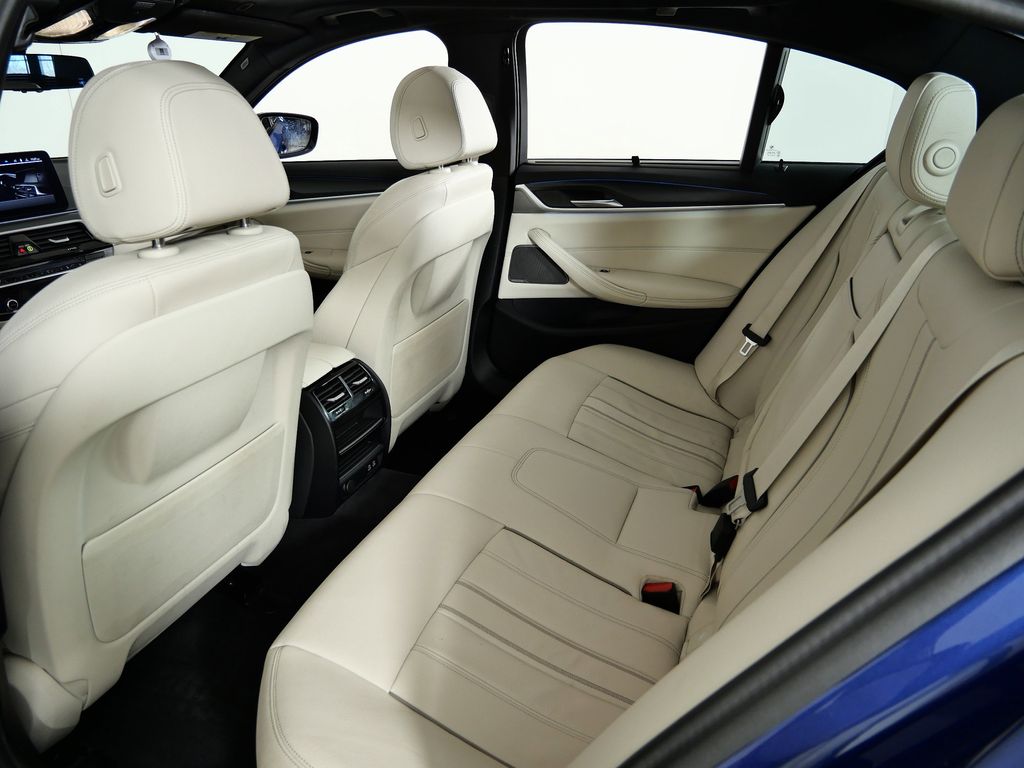 Thumbnail: 2023 BMW 5 Series - 35