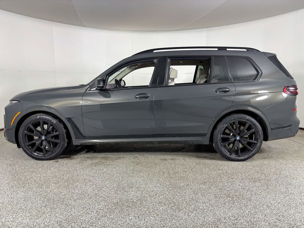 Thumbnail: 2023 BMW X7 - 6