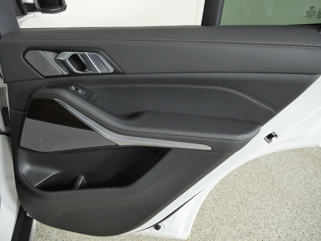 Thumbnail: 2026 BMW X5 - 25