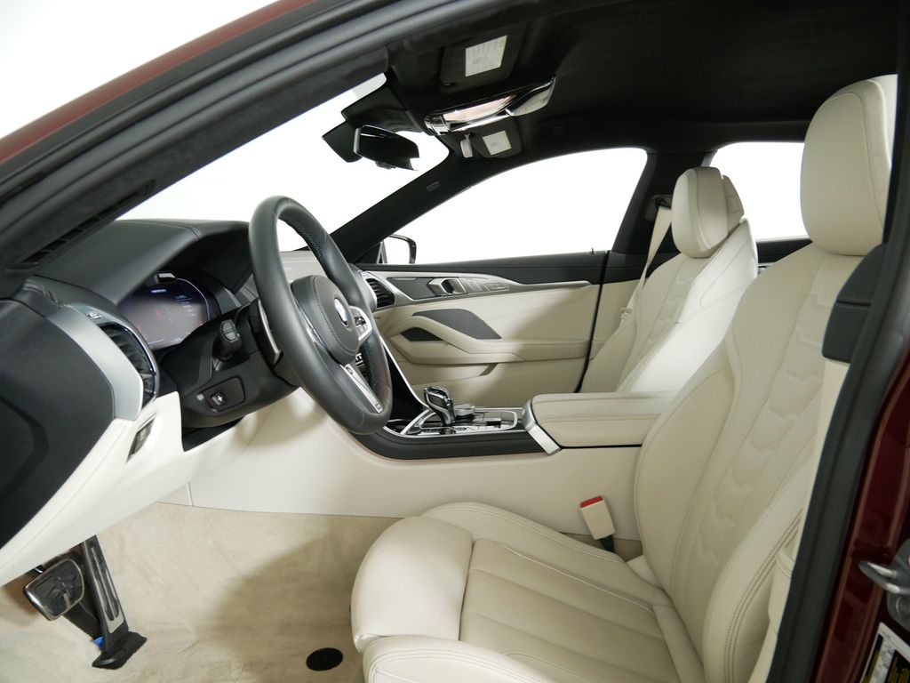 2022 BMW 8 Series M850i xDrive 34