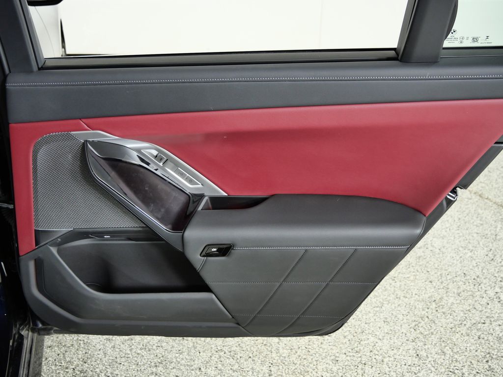 Thumbnail: 2025 BMW 7 Series - 26