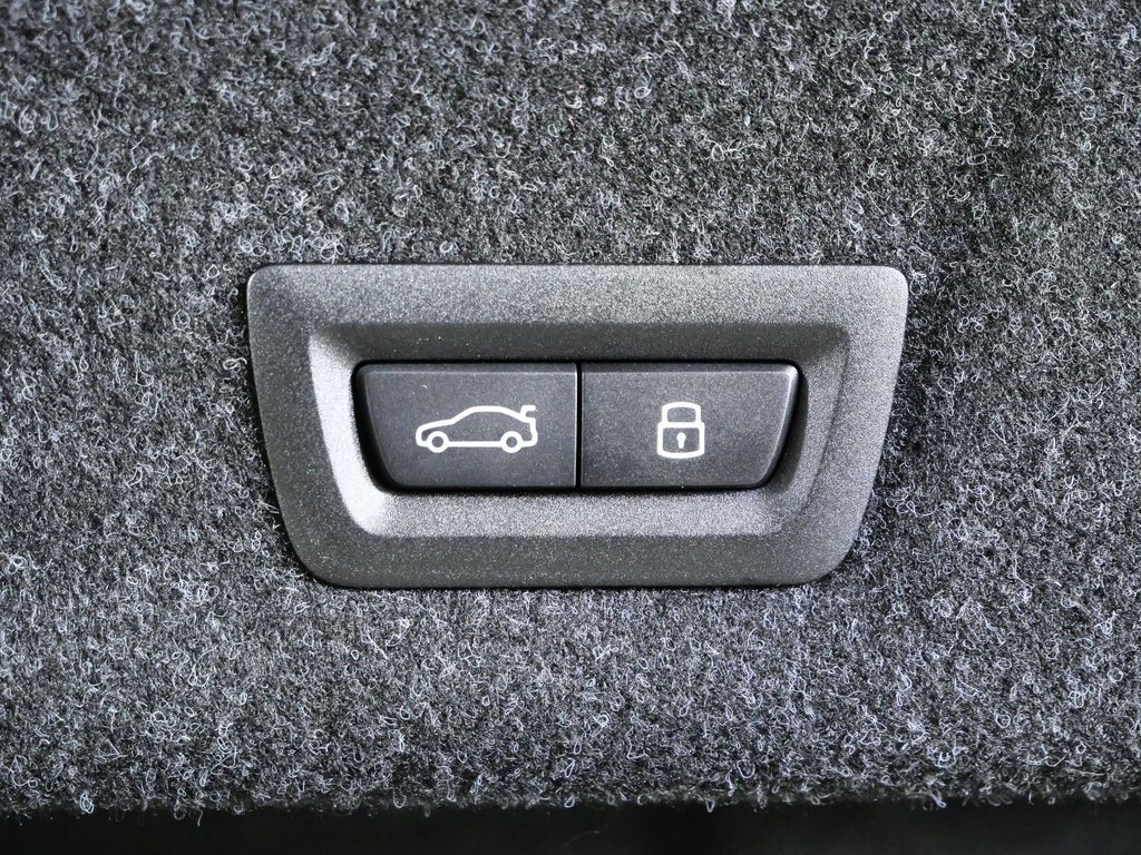 Thumbnail: 2026 BMW 3 Series - 28