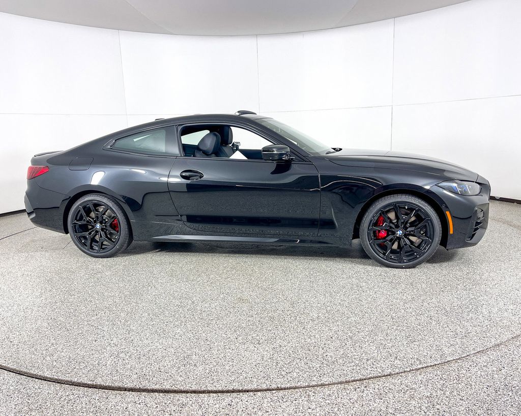 Thumbnail: 2025 BMW 4 Series - 3