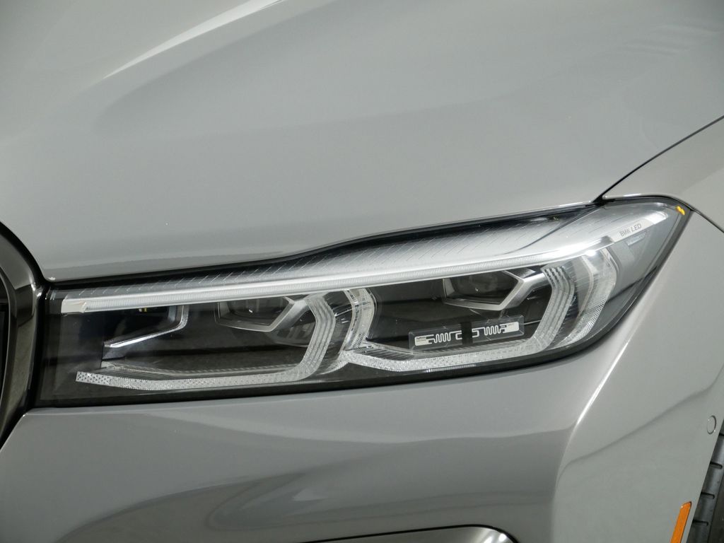 2022 BMW 7 Series 750i xDrive 20