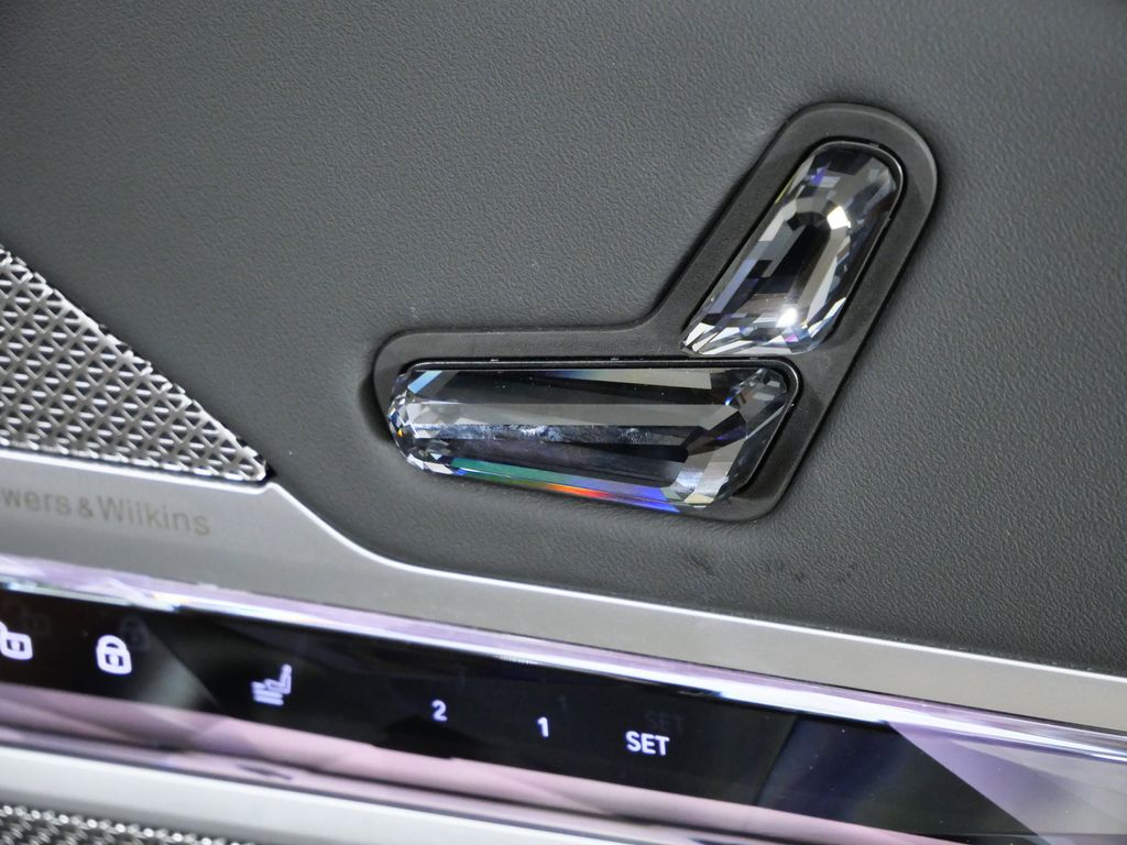 Thumbnail: 2023 BMW 7 Series - 28