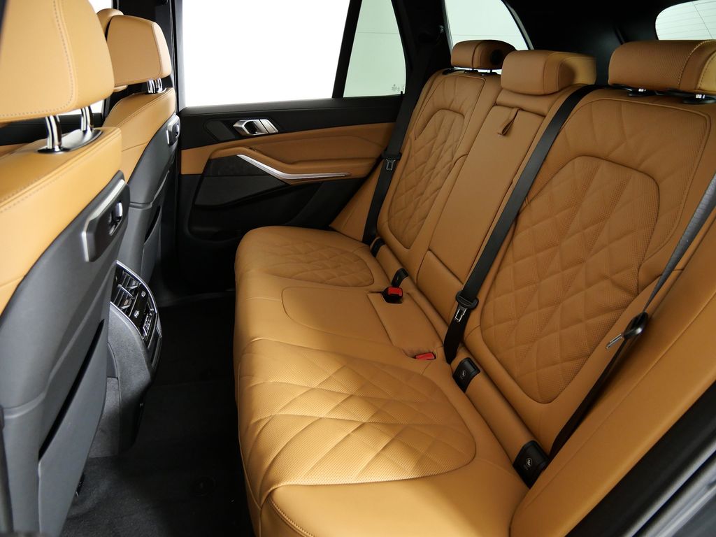 Thumbnail: 2026 BMW X5 - 33