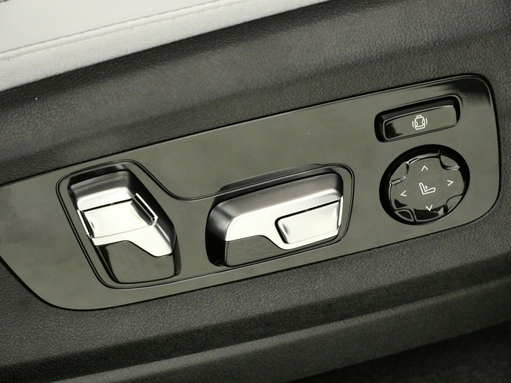 Thumbnail: 2026 BMW X5 - 22