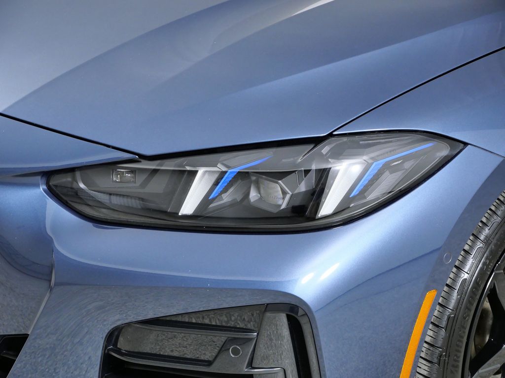 Thumbnail: 2025 BMW 4 Series - 4