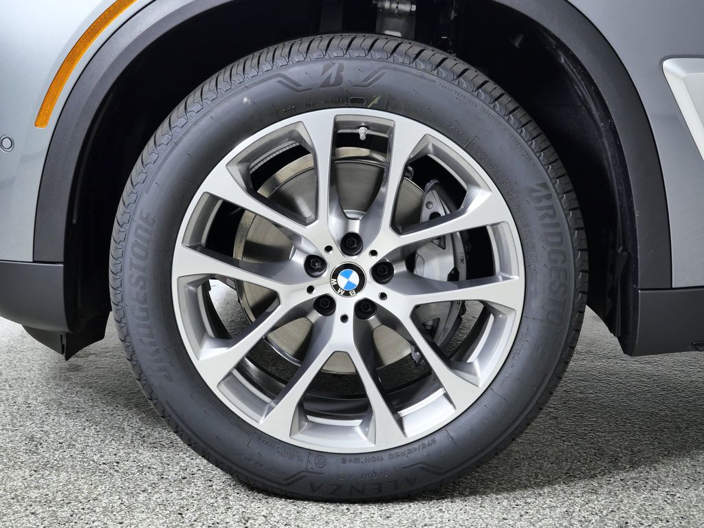 Thumbnail: 2026 BMW X5 - 17