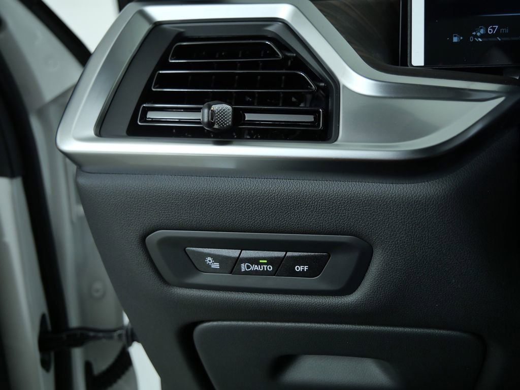 Thumbnail: 2026 BMW X5 - 45