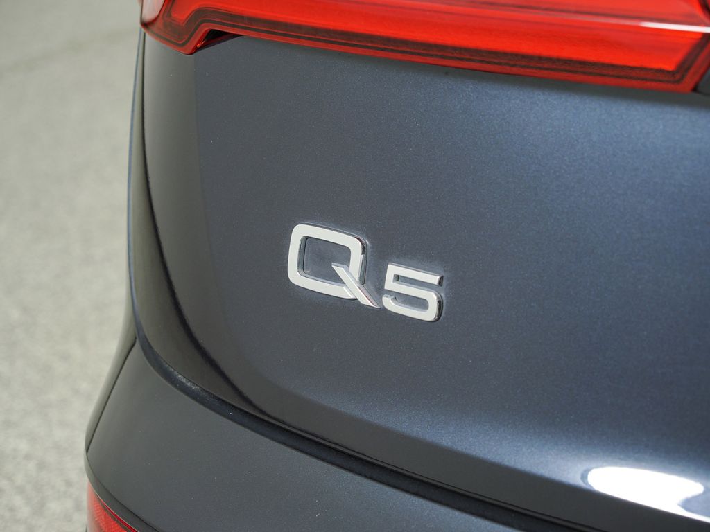 Thumbnail: 2020 Audi Q5 - 13