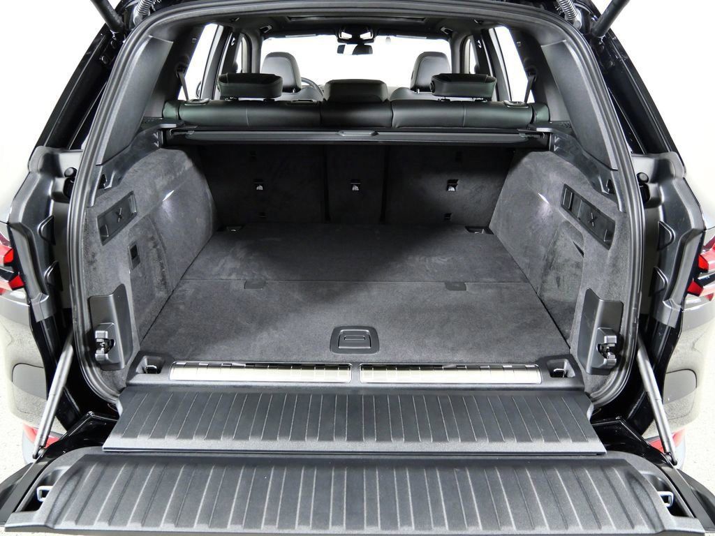 Thumbnail: 2026 BMW X5 - 29